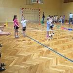 3.Dzieci bawią się w pająka .jpg