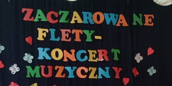 Chłopiec recytuje wiersz o muzyce .jpg