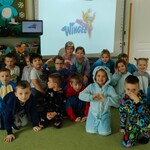 grupa 4 pozuje do zdjęcia