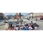 14. Zdjęcie pamiątkowe pod fontaną