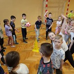 dzień sportu stacja z piłką.jpg