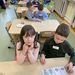 Uczestnicy rozwiązują zadania