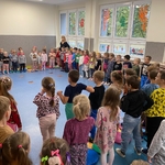 Wspólna zabawa dzieci - chór zwierząt